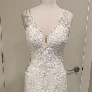 NEW, ALL IVORY, Stella York #6933, wedding dress